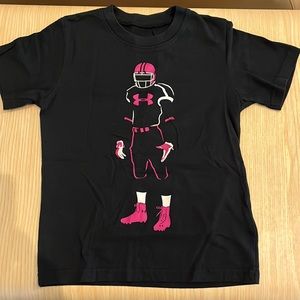 NWOT Under Armour football fuschia/black tee: size 5